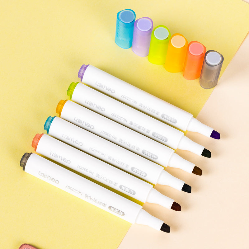 Soft color highlighter students use the highlight marker pen to make notes, children's drawing axe pen